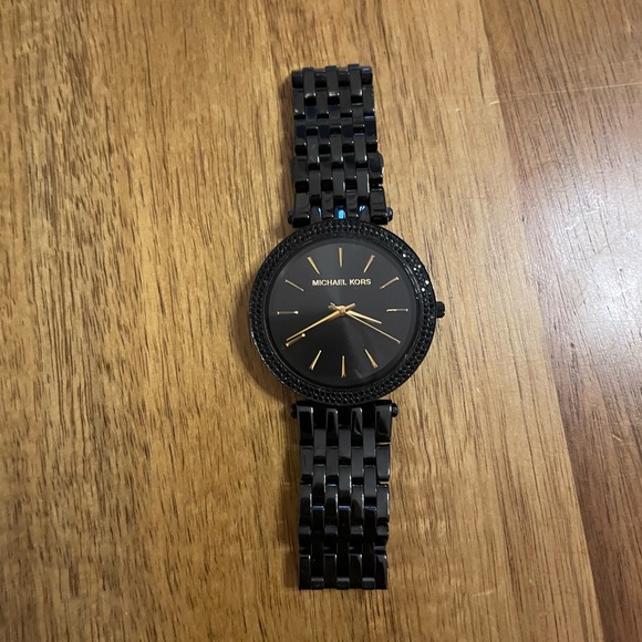 Michael Kors black watch - Picture 1 of 2